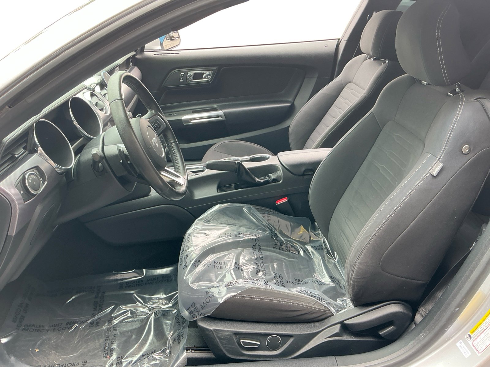 Used 2016 Ford Mustang Coupe image 9