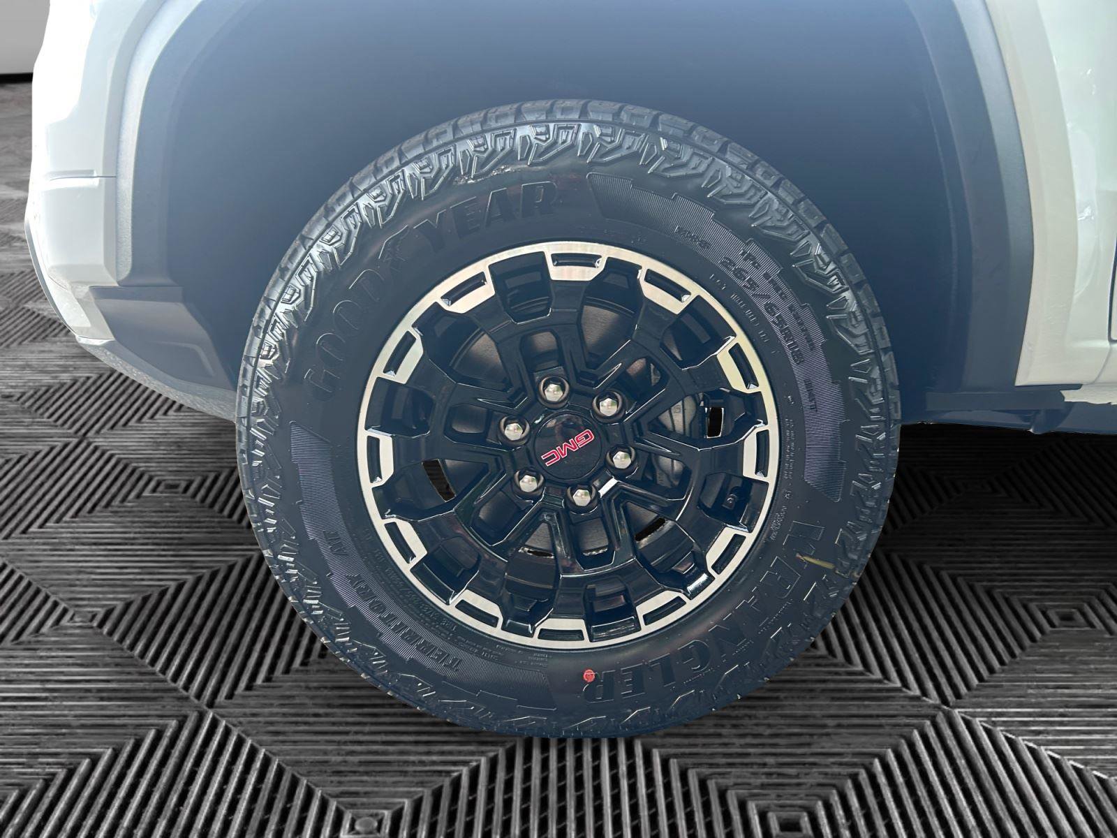 New 2026 GMC Canyon AT4 w/ Technology Plus Package AWD/4WD image 14