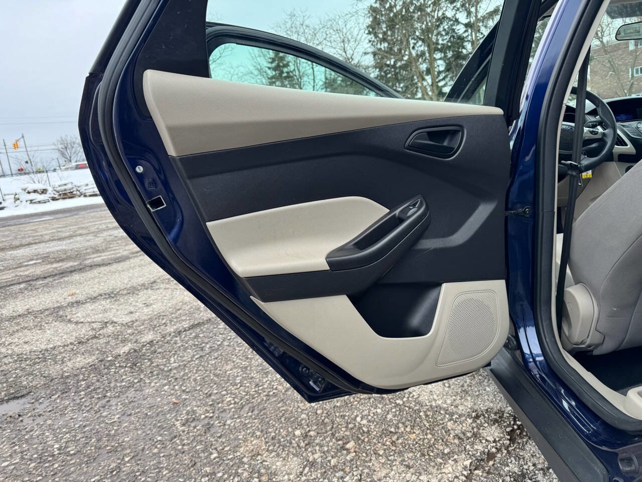 Used 2012 Ford Focus SE image 37