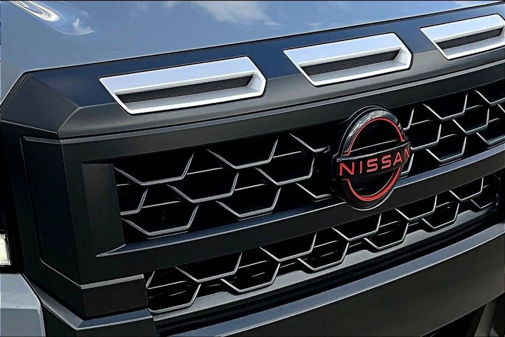 Certified 2025 Nissan Frontier PRO-4X AWD/4WD image 33