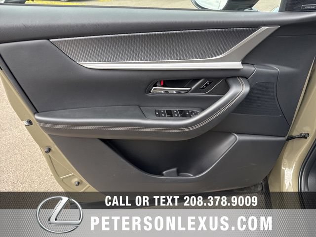Used 2025 MAZDA CX-70 Plug-In Hybrid w/ Premium Plus AWD/4WD image 23