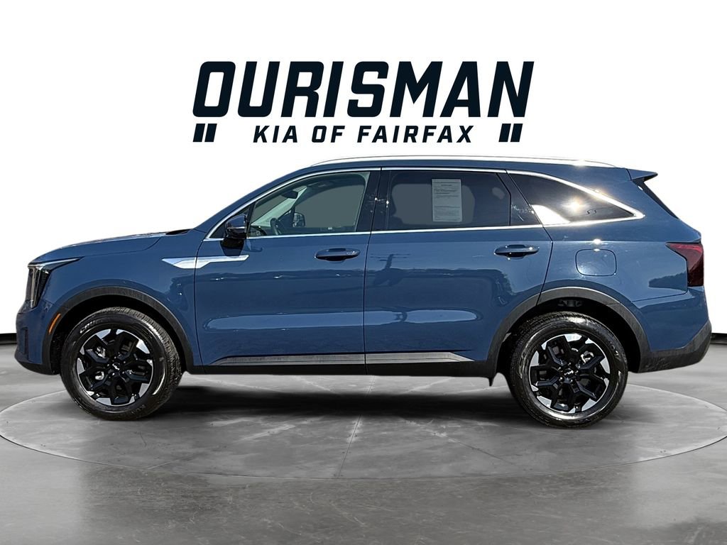 Certified 2025 Kia Sorento S image 3