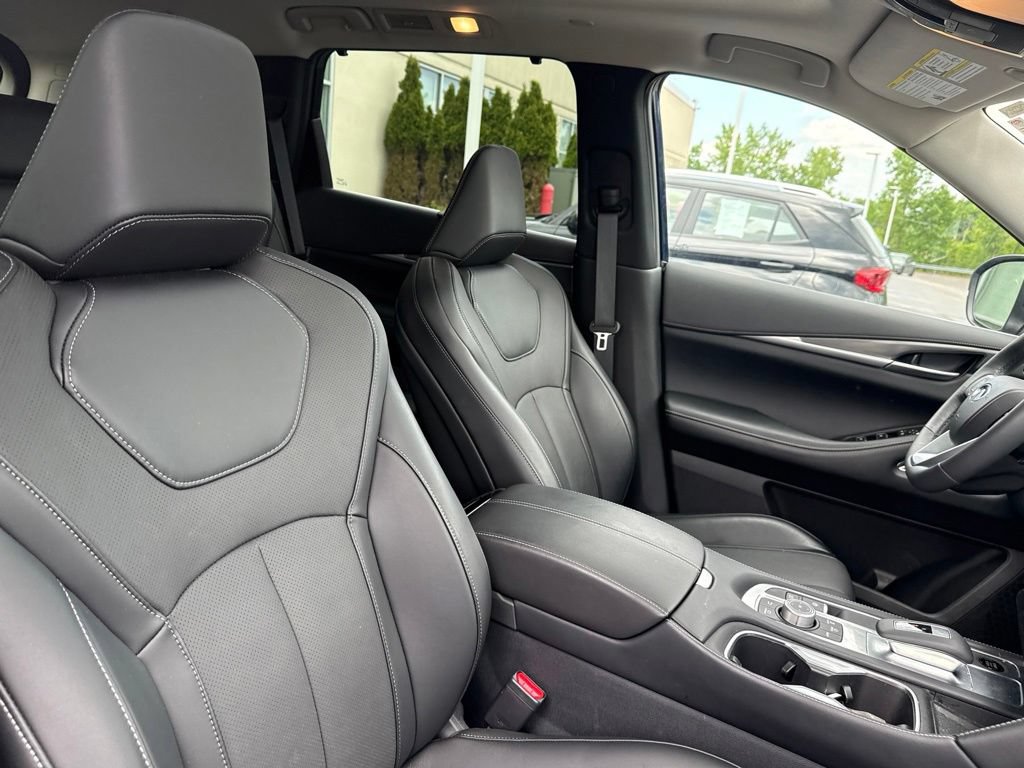 Certified 2026 INFINITI QX60 Luxe w/ Cargo Package AWD/4WD image 35