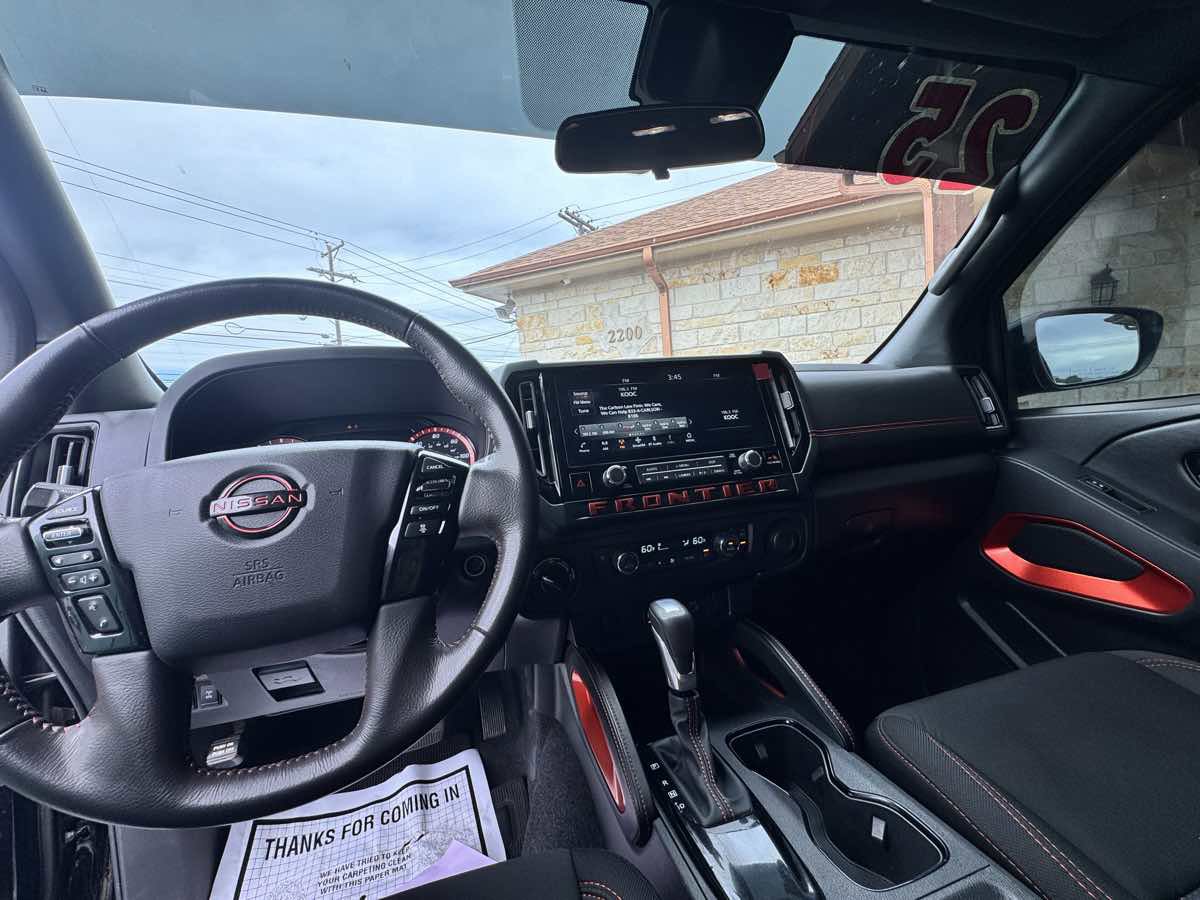 Used 2025 Nissan Frontier PRO-4X image 10