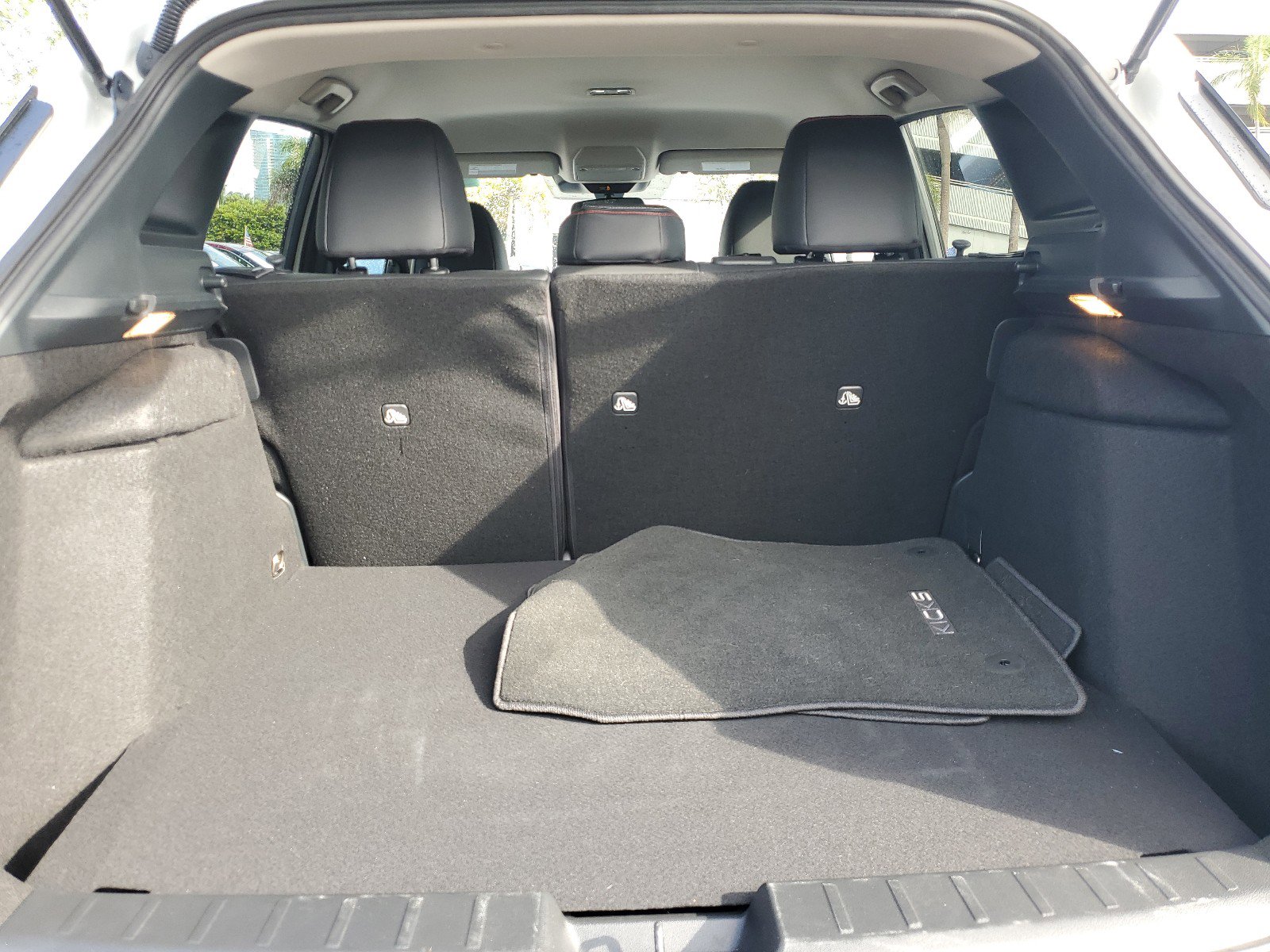 Certified 2025 Nissan Kicks SR image 14