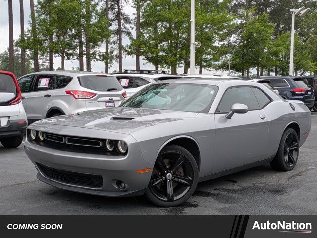 Used 2018 Dodge Challenger R/T RWD image 1