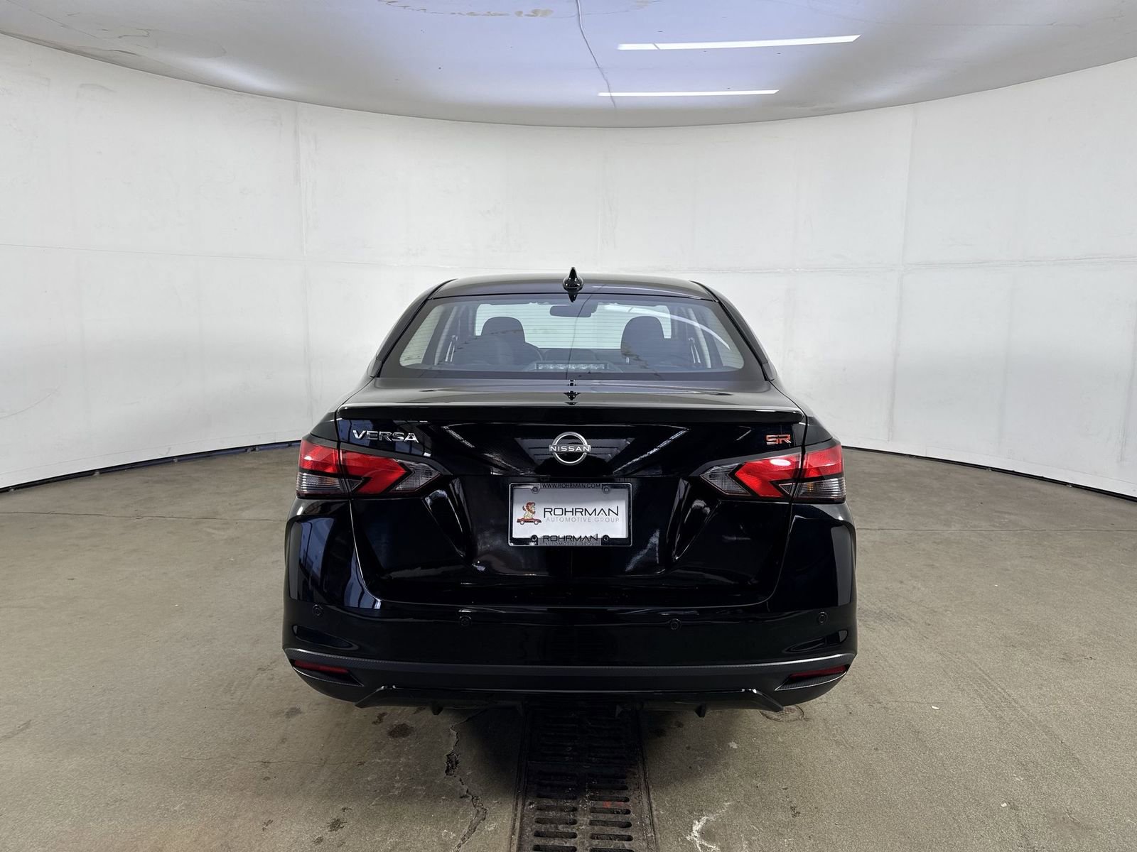 Certified 2025 Nissan Versa SR w/ Trunk Package image 31