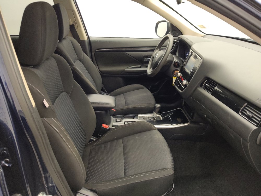 Used 2020 Mitsubishi Outlander ES image 21