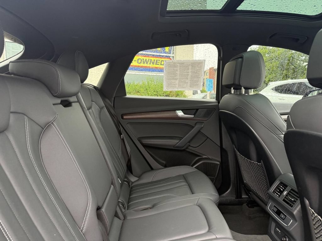 Used 2023 Audi Q5 2.0T Premium Plus w/ Premium Plus Package AWD/4WD image 10