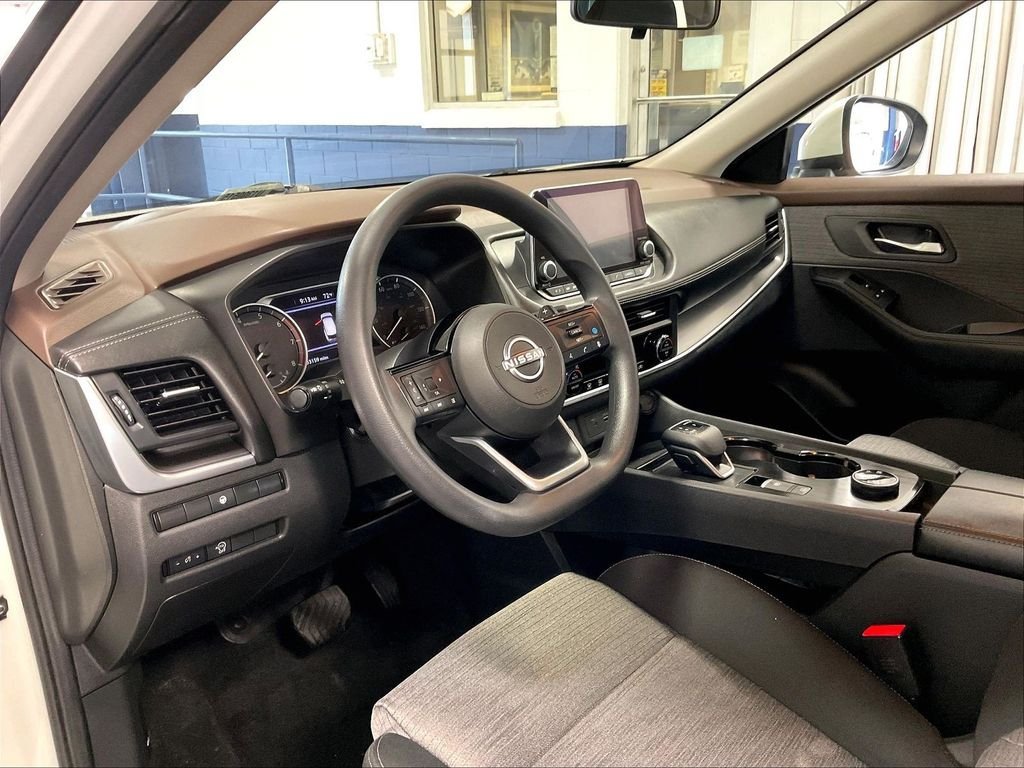 Used 2023 Nissan Rogue SV AWD/4WD image 8
