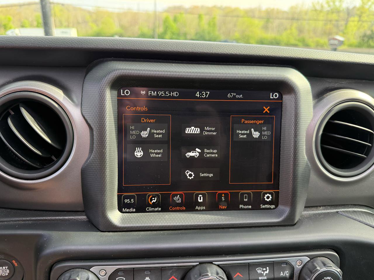 Used 2022 Jeep Wrangler Unlimited Sport w/ Sun And Sound Package AWD/4WD image 24
