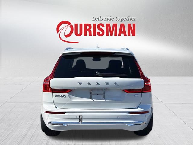 Used 2022 Volvo XC60 T8 Inscription Expression image 3