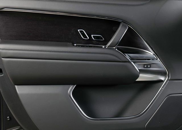 New 2026 Land Rover Range Rover SE image 25