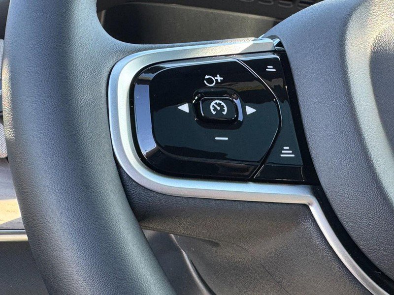 New 2026 Volvo XC90 B6 Plus w/ Protection Package image 11
