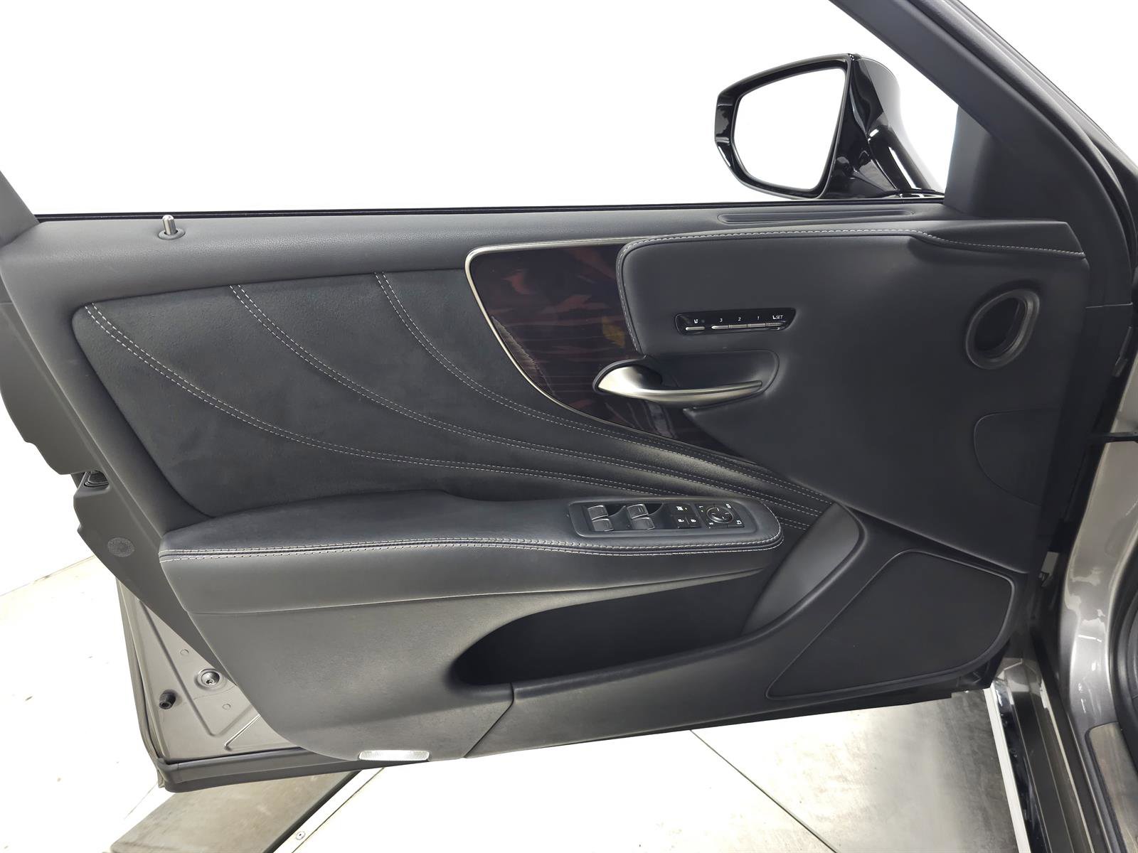 Used 2019 Lexus LS 500 AWD w/ Interior Upgrade Package image 13