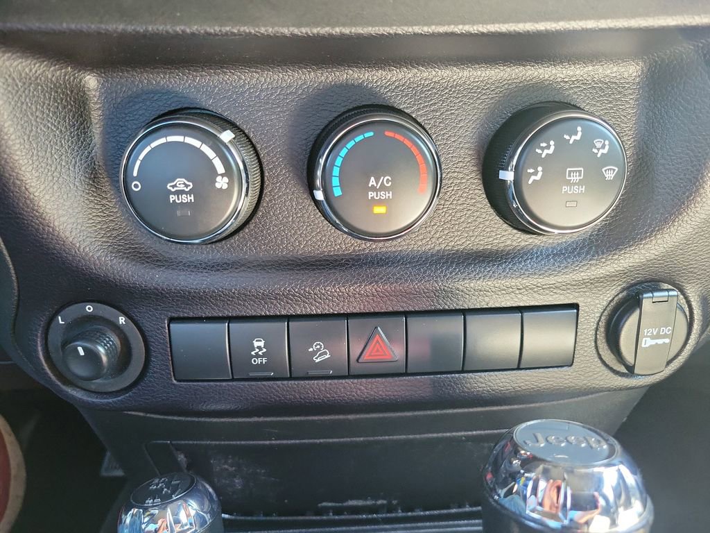 Used 2015 Jeep Wrangler Sport AWD/4WD image 22