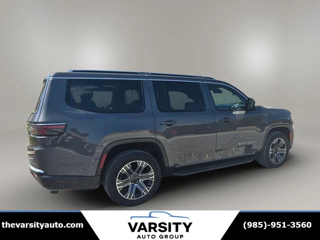 Used 2024 Jeep Wagoneer Series II w/ Flexible Seating Group image 8