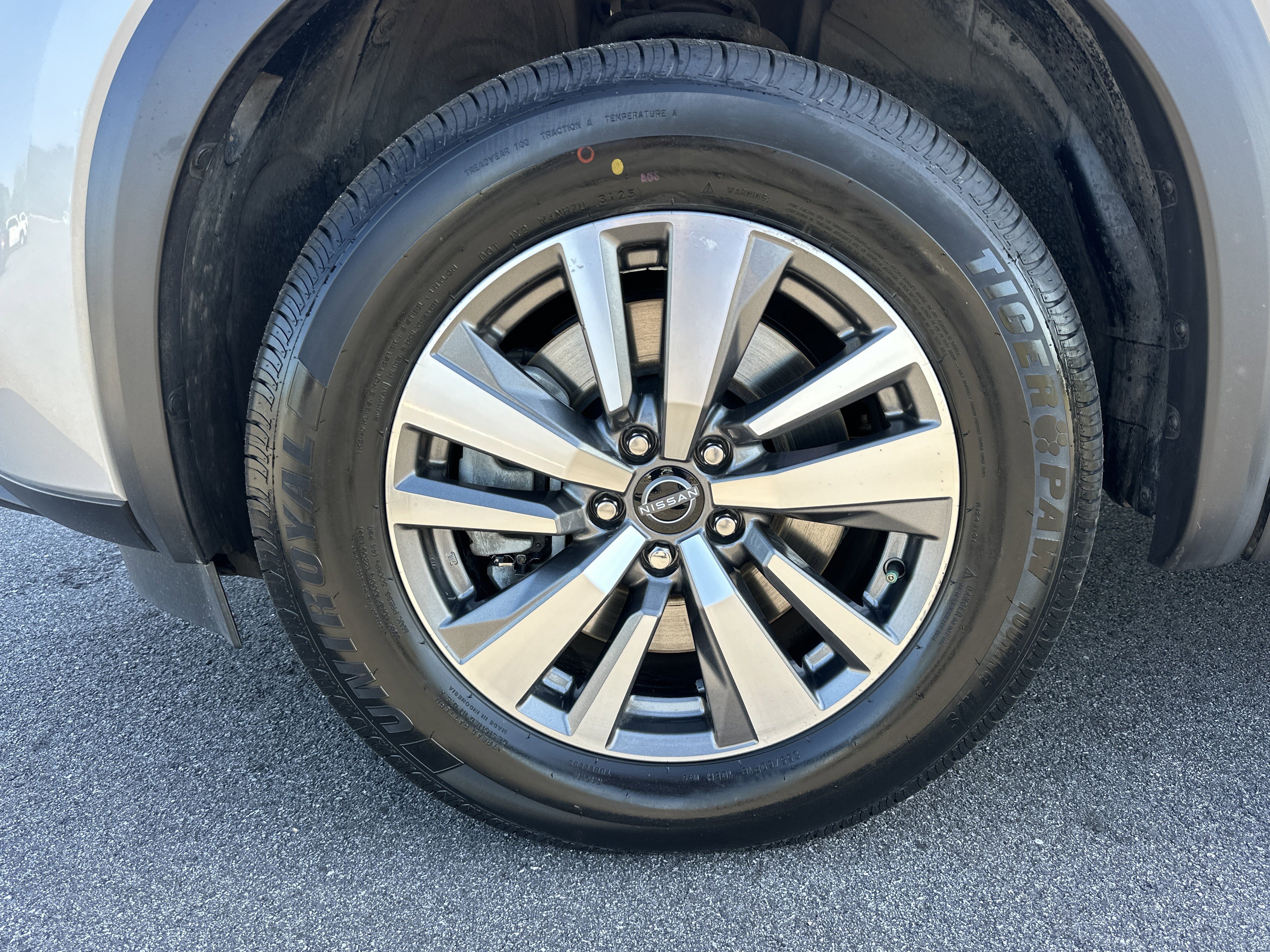 Used 2023 Nissan Pathfinder SL image 12