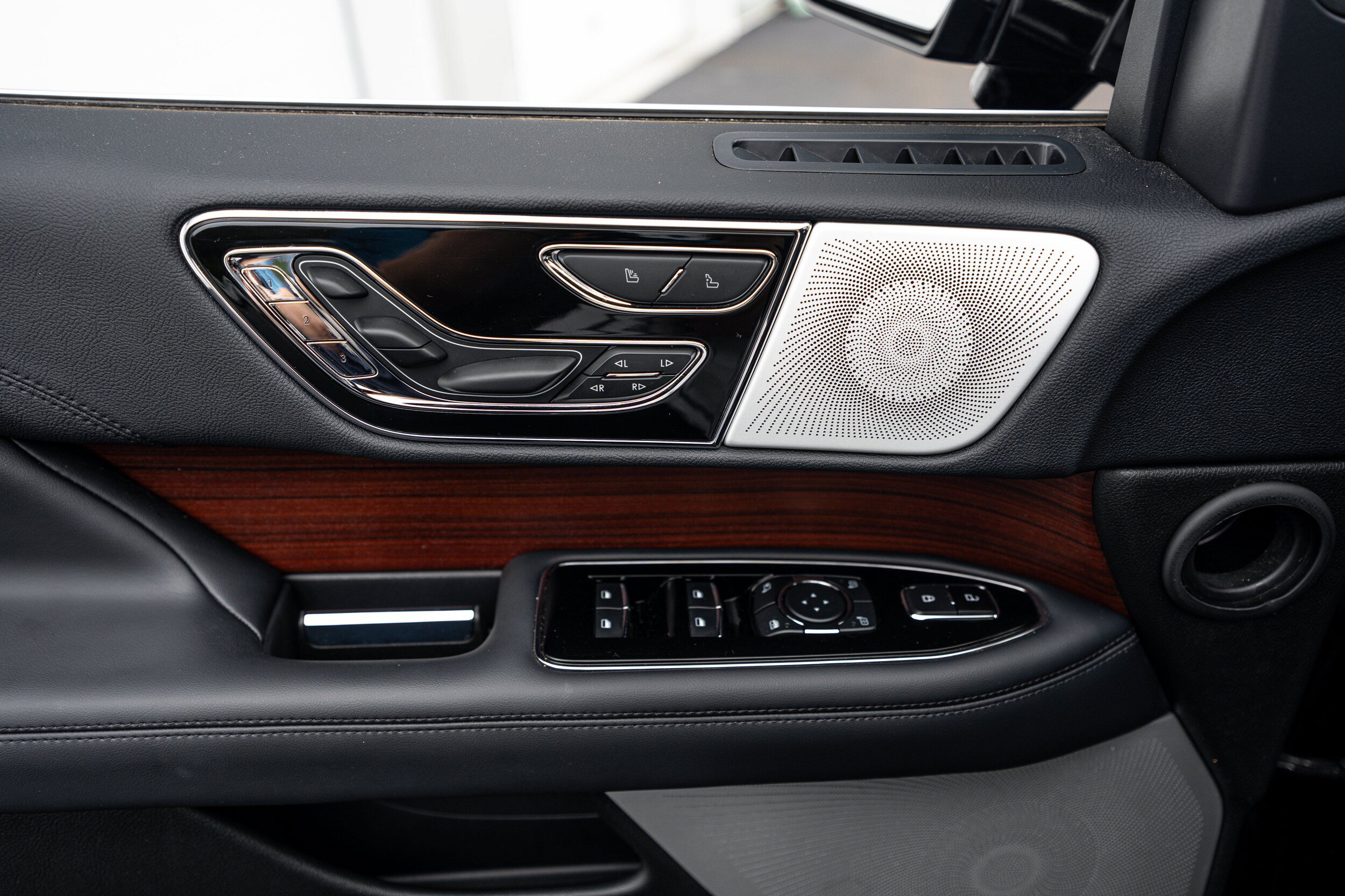 Used 2023 Lincoln Navigator Reserve AWD/4WD image 14