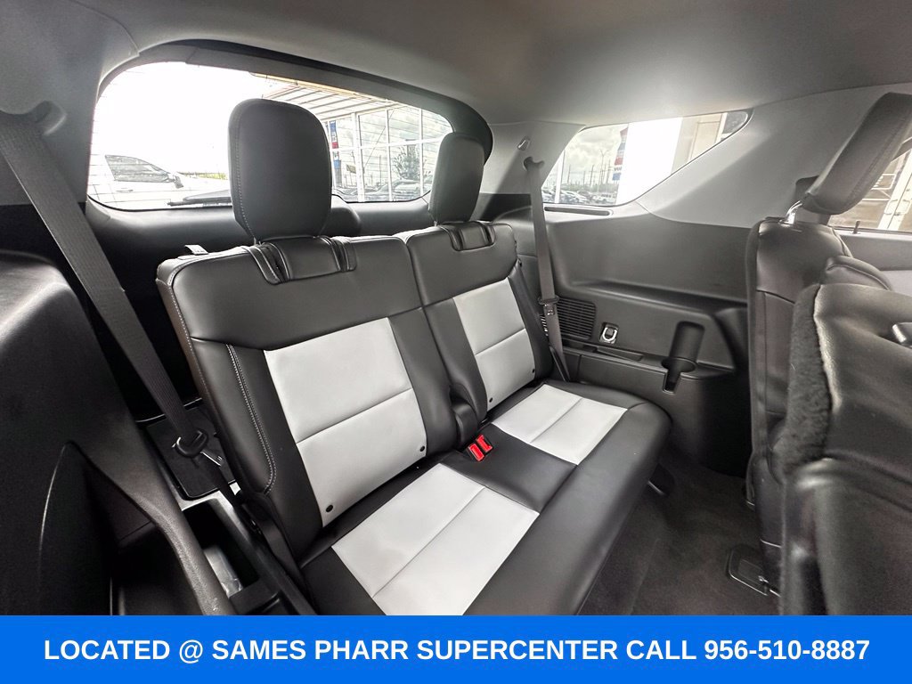 Used 2023 Ford Explorer XLT w/ Equipment Group 202A RWD image 27