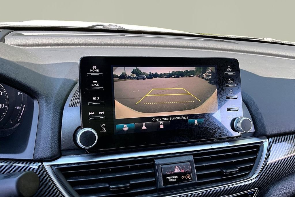 Used 2018 Honda Accord Touring image 13