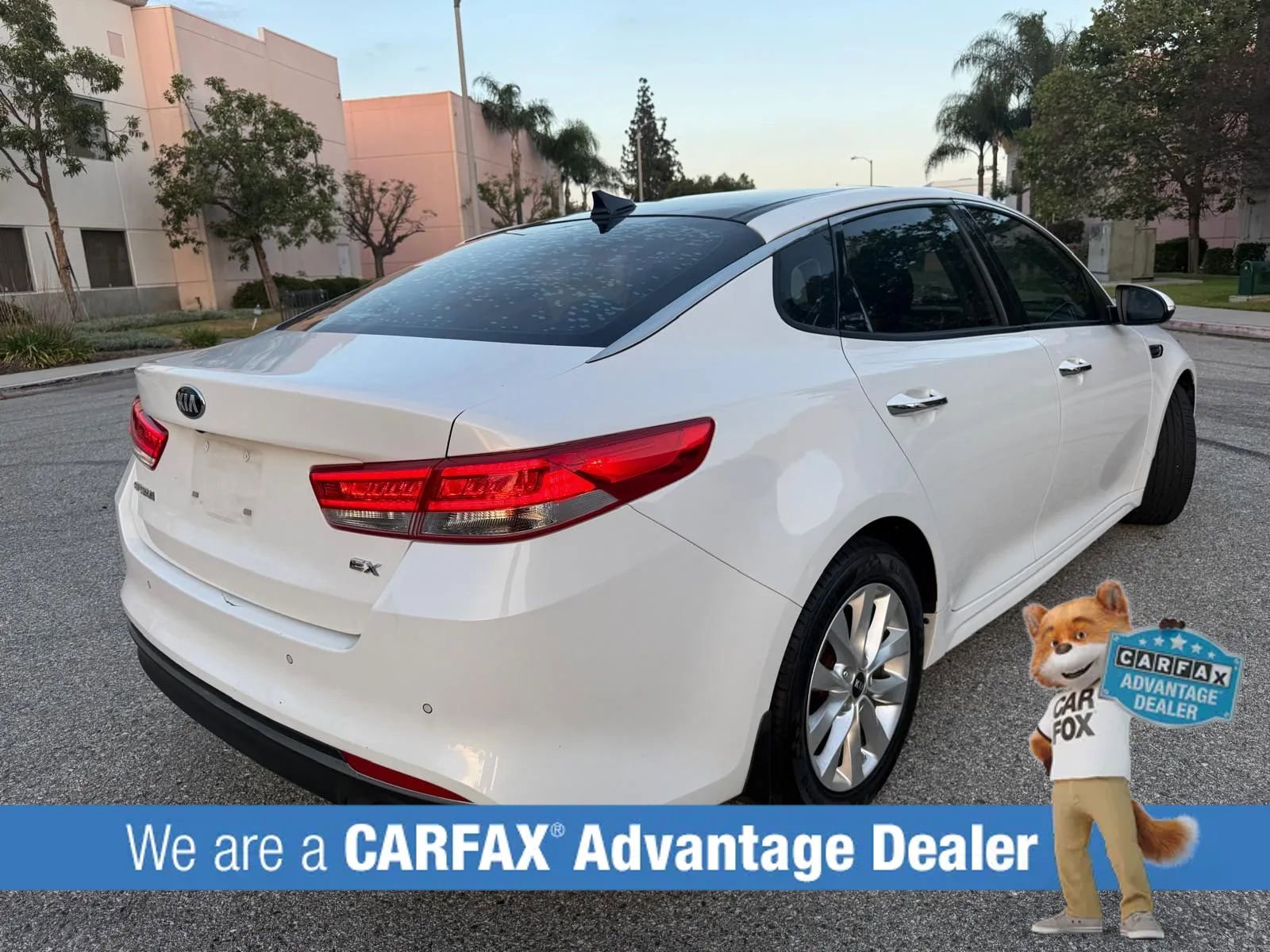 Used 2018 Kia Optima EX w/ Premium Package image 4