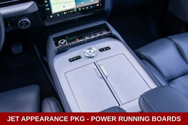 Used 2025 Lincoln Navigator Reserve w/ Jet Appearance Package image 38