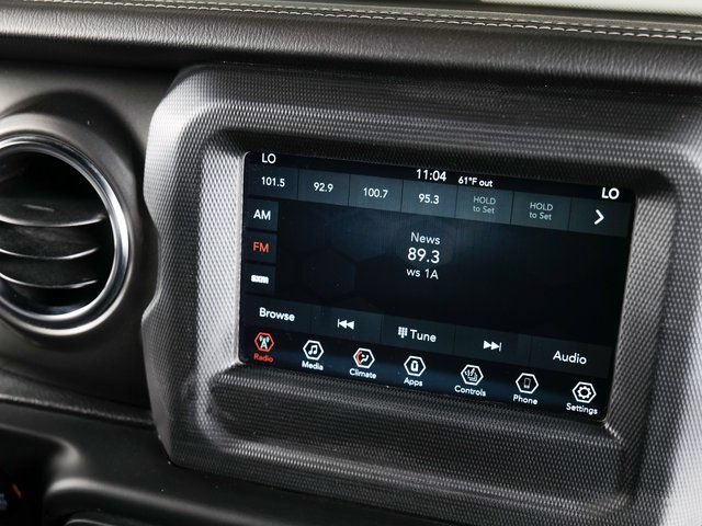 Used 2021 Jeep Gladiator Overland w/ Dual Top Group AWD/4WD image 17