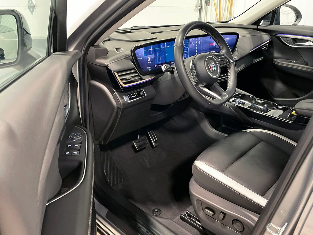 Used 2025 Buick Envision Sport Touring image 17