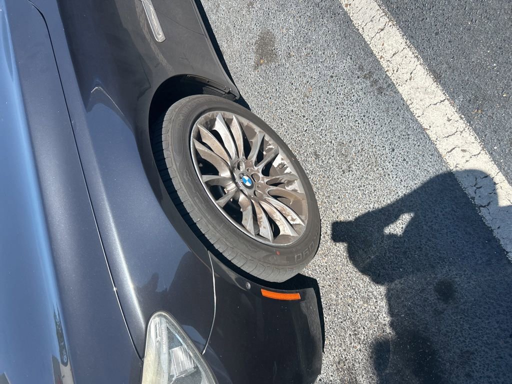 Used 2015 BMW 740Li image 2