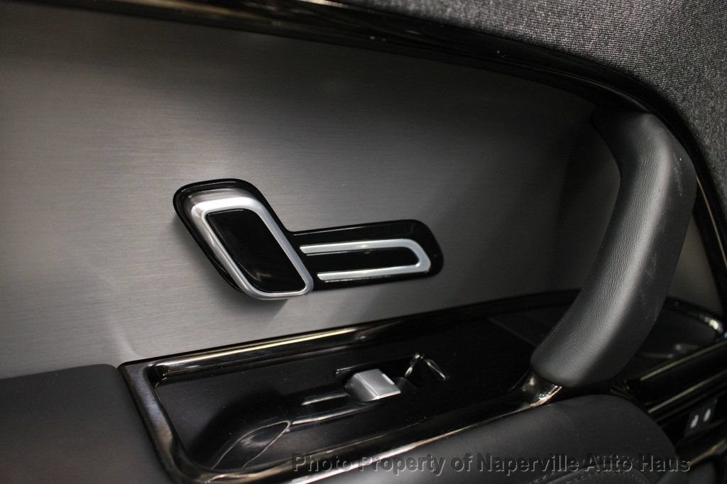 Used 2025 Land Rover Range Rover Sport SE AWD/4WD image 30