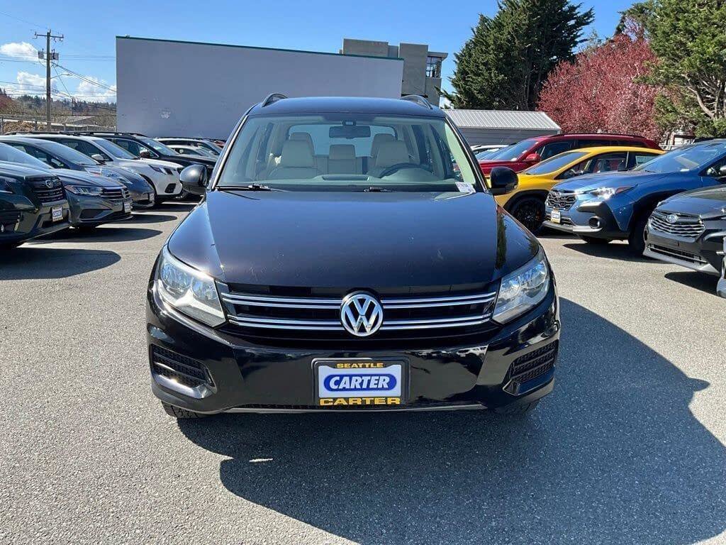 Used 2017 Volkswagen Tiguan S image 3
