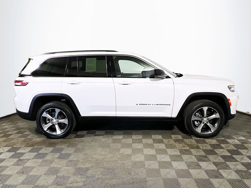 Used 2023 Jeep Grand Cherokee 4WD 4xe w/ Luxury Tech Group II image 8