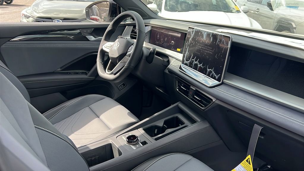New 2026 Volkswagen Tiguan SE R-Line image 11