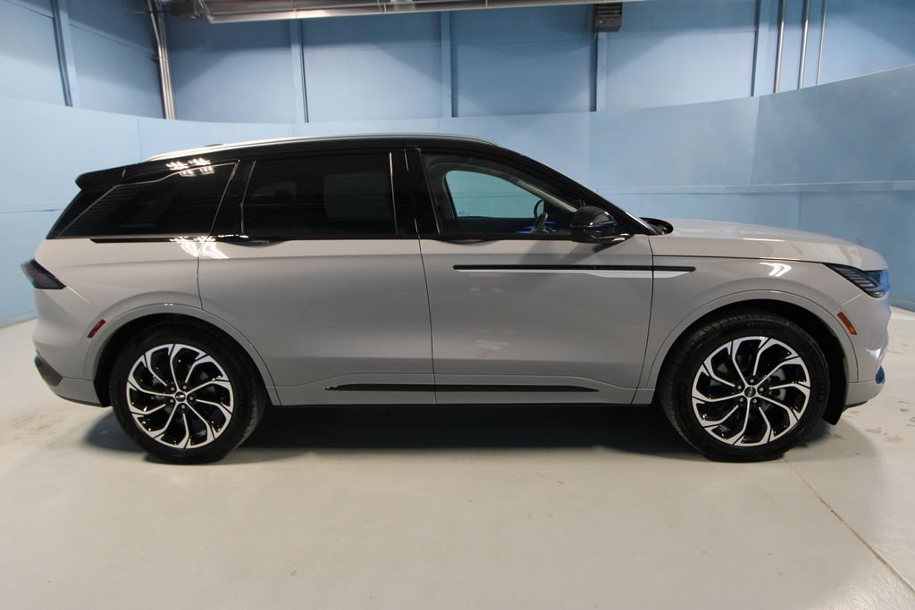 Used 2026 Lincoln Nautilus Reserve AWD/4WD image 41