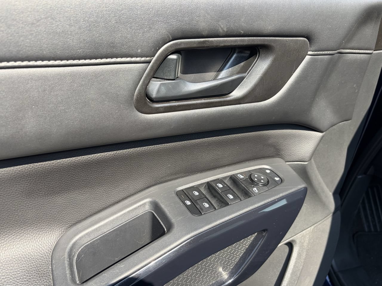 Certified 2025 Nissan Pathfinder SV AWD/4WD image 15