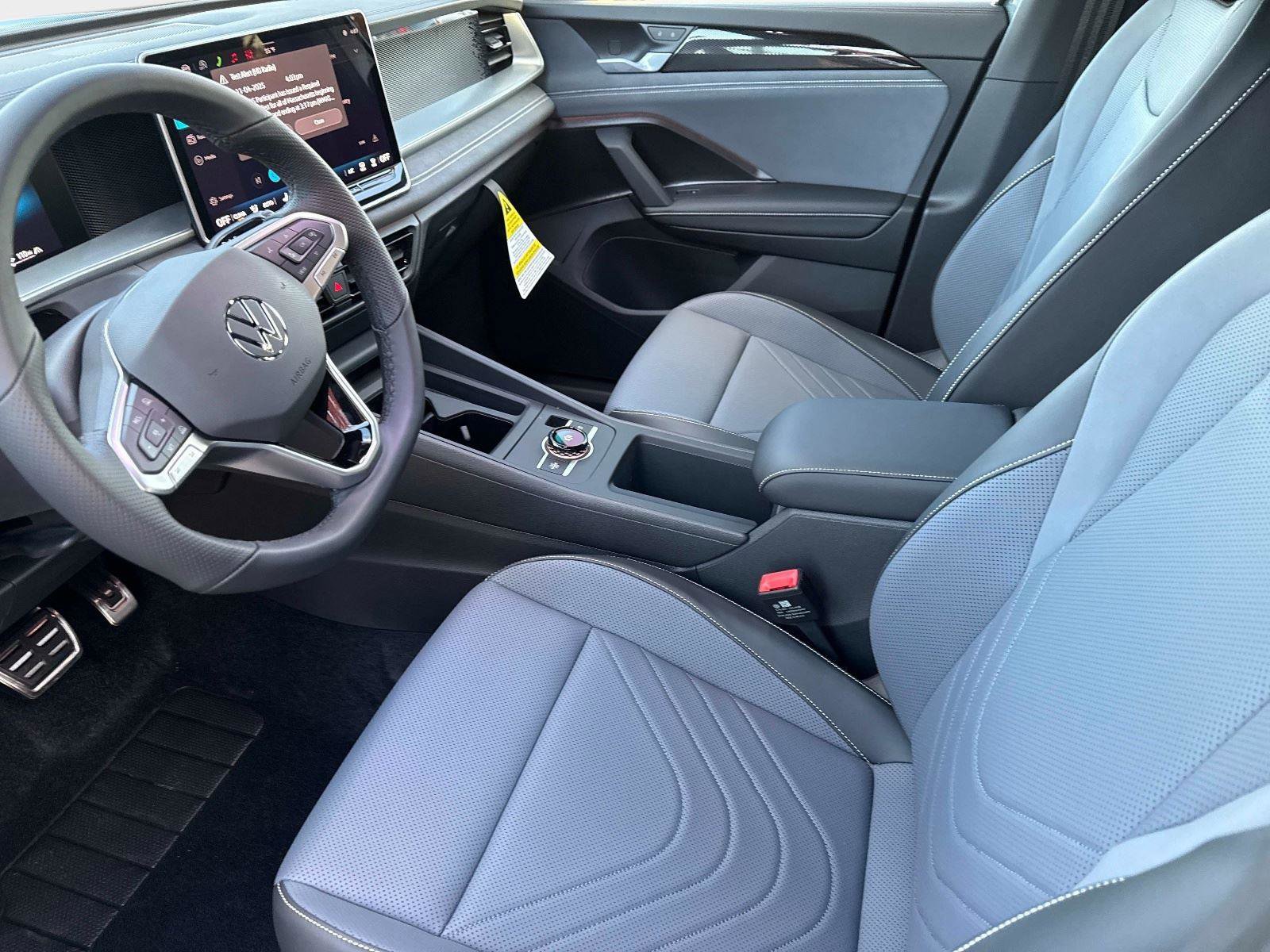 New 2026 Volkswagen Tiguan SE R-Line image 21