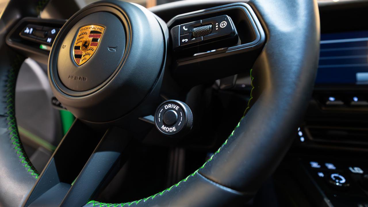 Used 2022 Porsche 911 GT3 RWD image 17