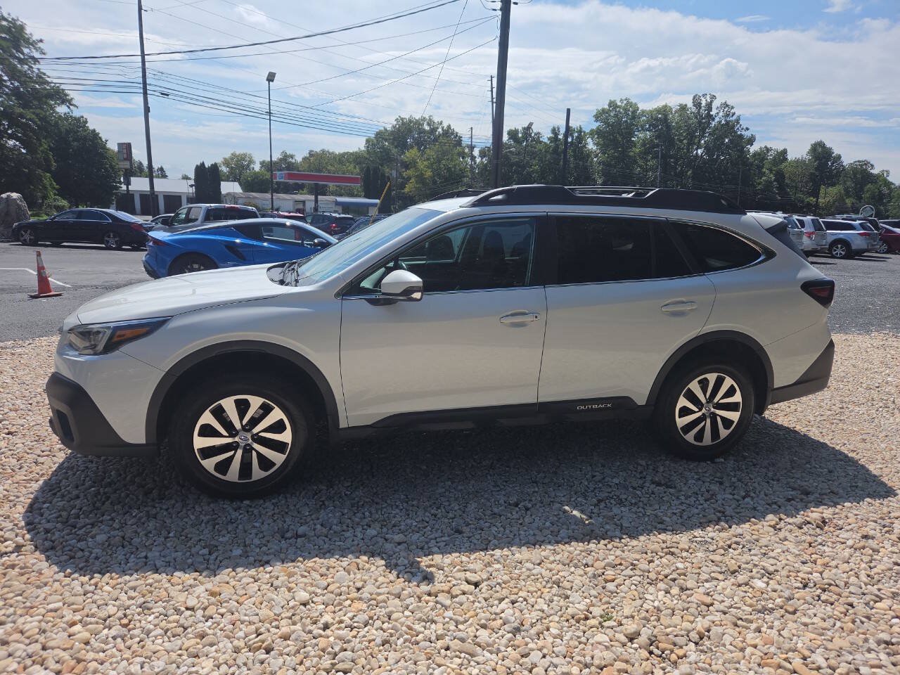 Used 2021 Subaru Outback Premium AWD/4WD image 3