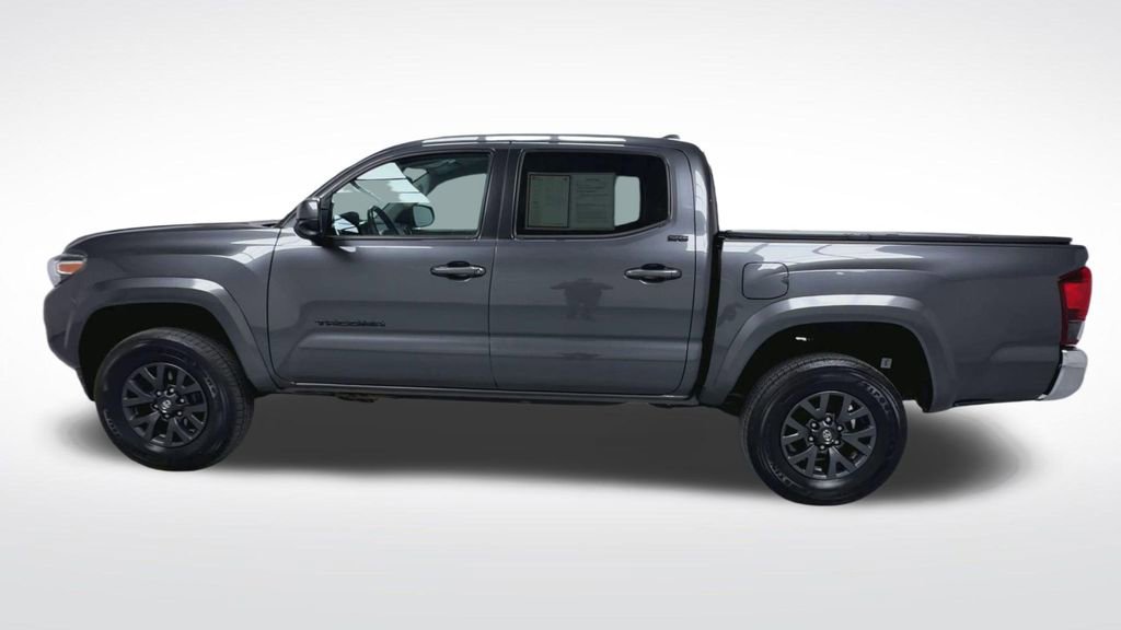 Certified 2023 Toyota Tacoma SR5 w/ Black Out Package (TMS) AWD/4WD image 20