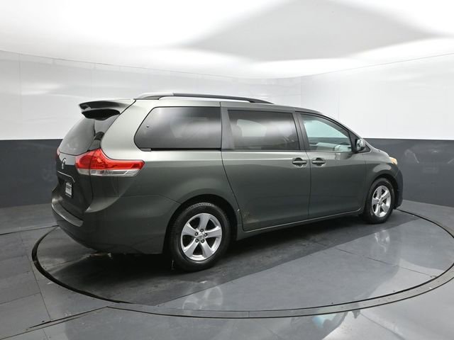 Used 2013 Toyota Sienna LE image 11