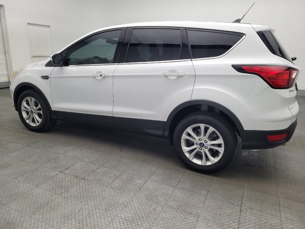Used 2019 Ford Escape SE FWD image 3