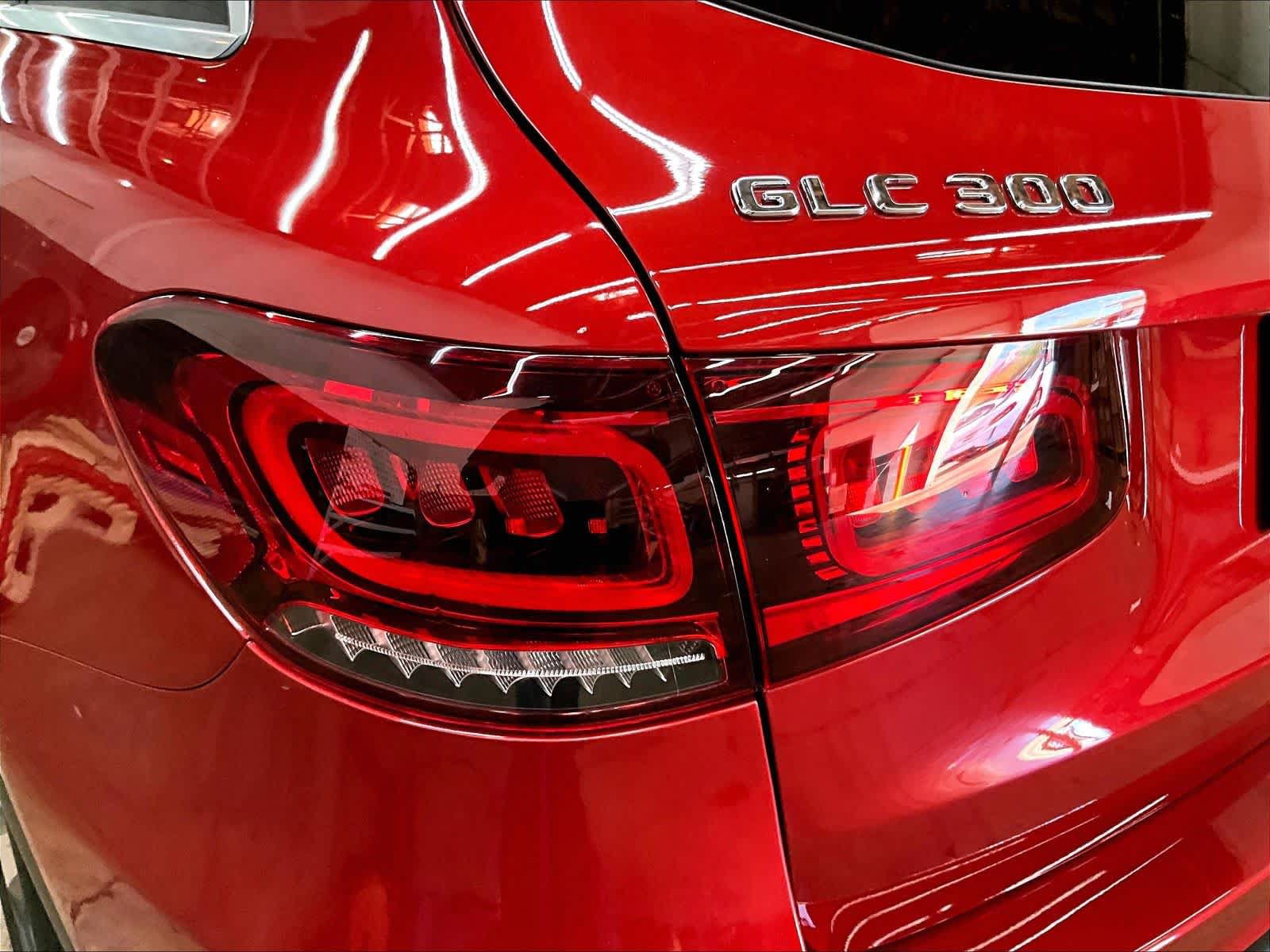 Used 2022 Mercedes-Benz GLC 300 4MATIC image 32