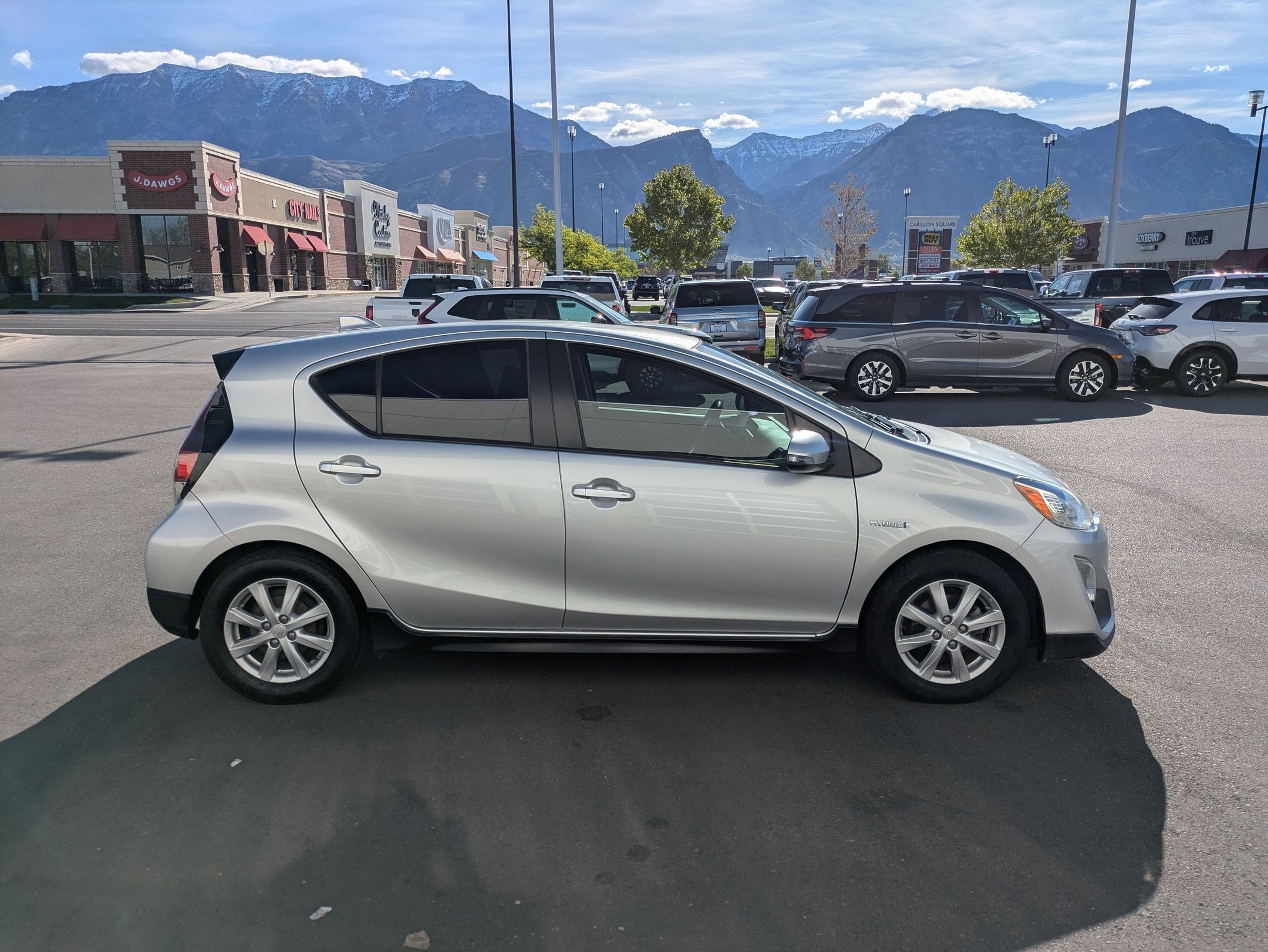 Used 2017 Toyota Prius C Three FWD image 2