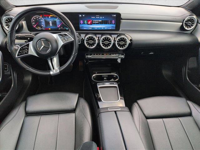 Used 2025 Mercedes-Benz CLA 250 4MATIC image 23