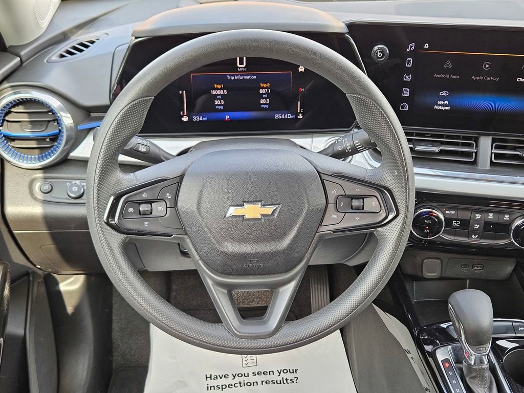 Used 2025 Chevrolet Trax LT FWD image 30