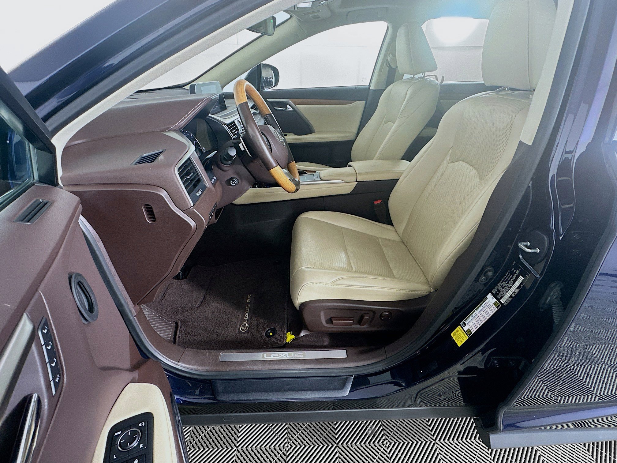 Used 2020 Lexus RX 350 FWD w/ Premium Package image 13