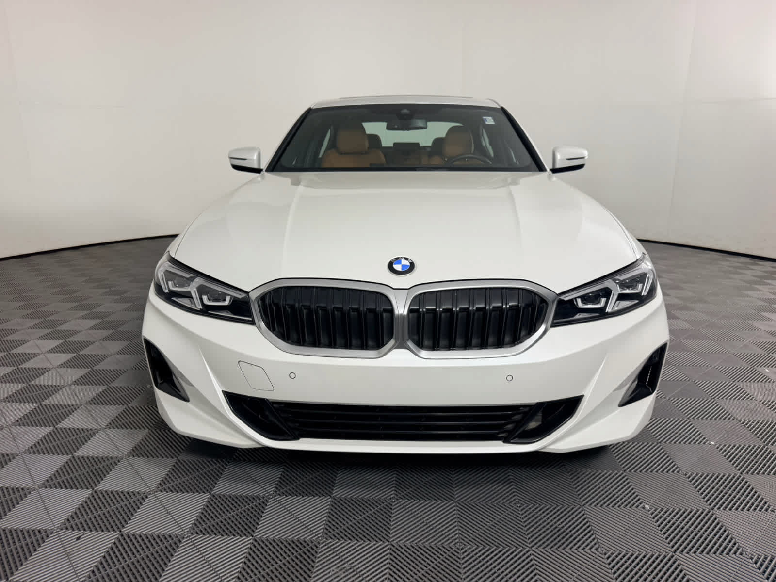 Used 2024 BMW 330i xDrive Sedan w/ Convenience Package AWD/4WD image 8