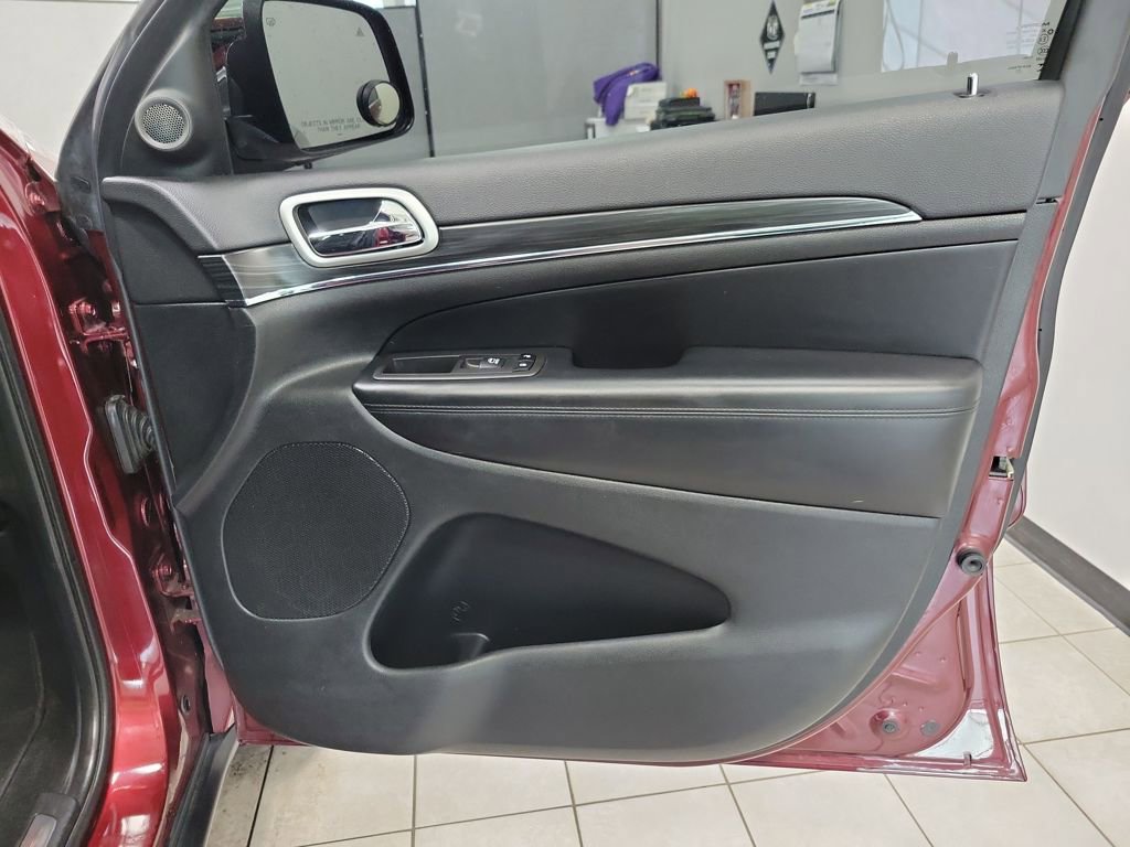 Used 2022 Jeep Grand Cherokee Limited image 26