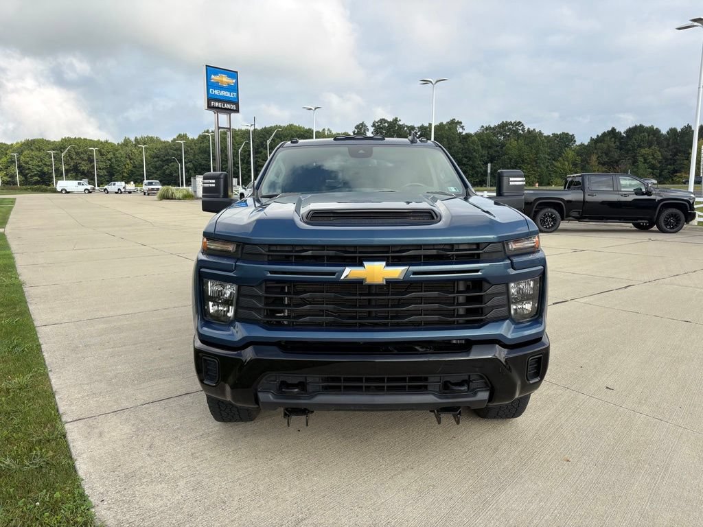 Used 2024 Chevrolet Silverado 2500 Custom w/ Custom Value Package AWD/4WD image 9